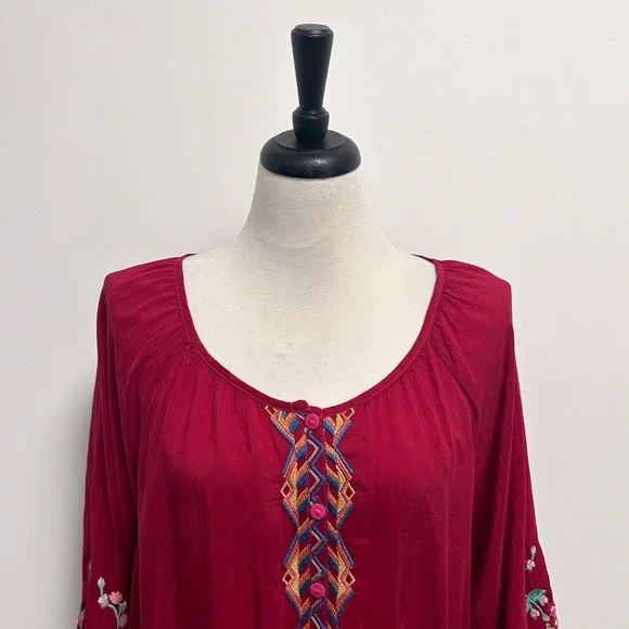 Johnny Was Red Sarah Floral Embroidered Scoop Neck 3/4 Elastic Cuff Sleeve Top - Picture 2 of 10